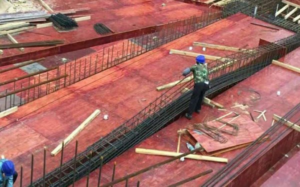在广西选择建筑木模板厂的两大关键点